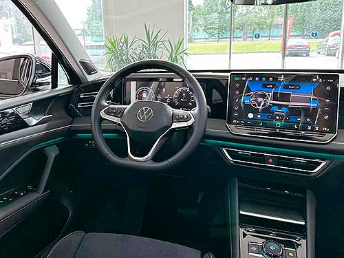  Volkswagen Tiguan    - Volkswagen