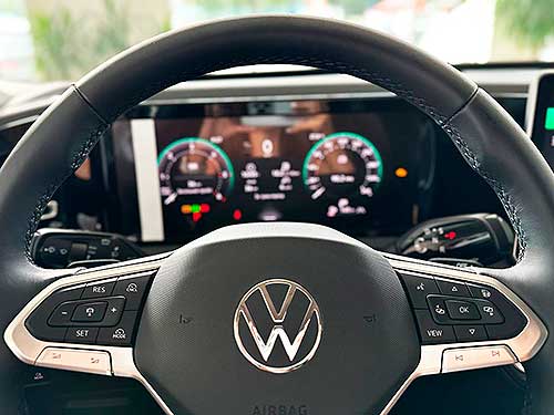  Volkswagen Tiguan    - Volkswagen