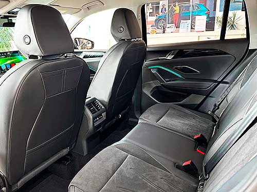  Volkswagen Tiguan    - Volkswagen