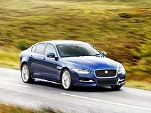  Jaguar XE   .  