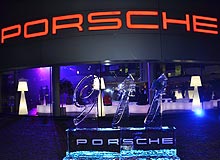      Porsche 911.  - Porsche