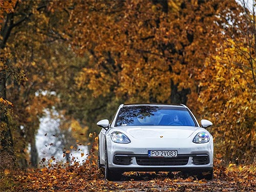   Porsche Panamera      - Porsche