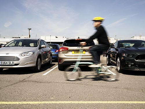  Ford Focus         - Ford