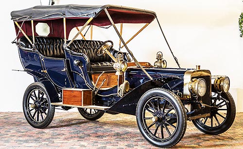 С аукциона продана самая большая в мире частная коллекция классических Ford - Ford