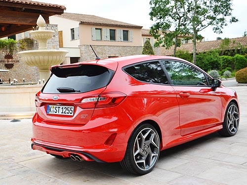  Ford Fiesta ST    .    - Ford