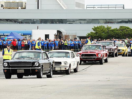  Ford   10- Mustang.   - Ford