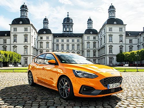       Ford Focus ST.  