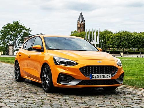       Ford Focus ST.   - Ford