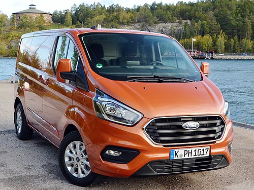        2020.    Ford Hybrid Transit Custom - Ford