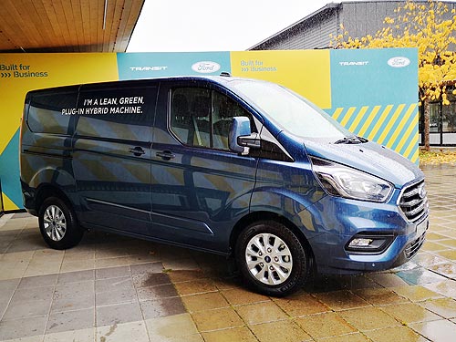        2020.    Ford Hybrid Transit Custom - Ford