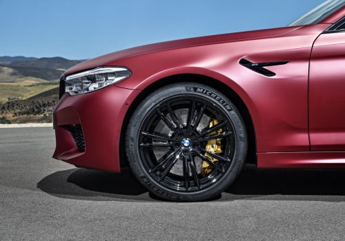 BMW   M5   625 ..