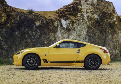 Nissan    370Z