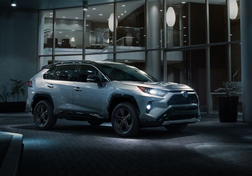     Toyota RAV4. 