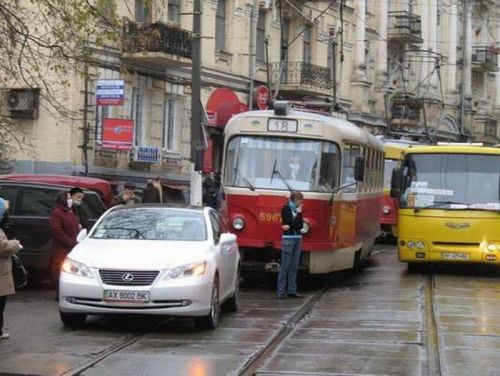 В Украине вступают новые правила парковки. Какие штрафы ждут нарушителей - парков