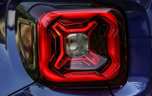 Jeep Renegade    1 