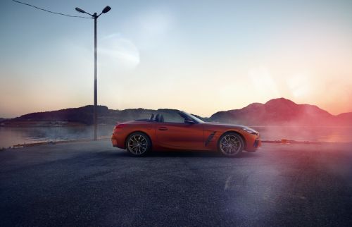    BMW Z4.  - BMW