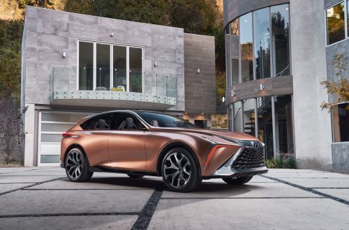Lexus   Lamborghini Urus