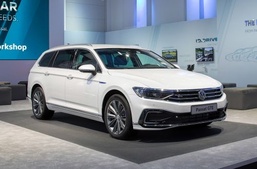 Volkswagen  Passat.  