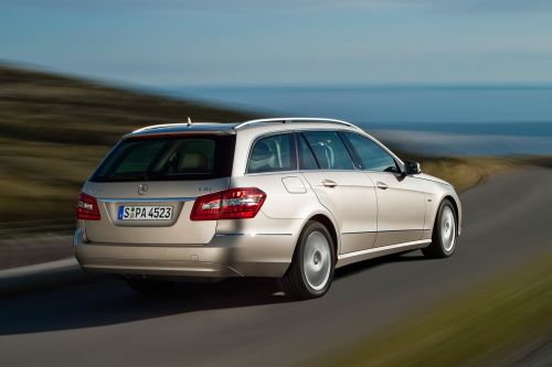 Mercedes-Benz       3000      -6