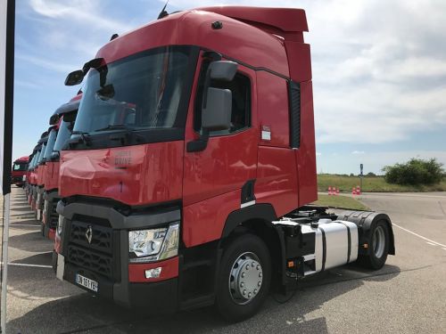   Renault Trucks  T       - Renault