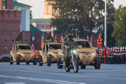 На параде в Туле показали новый транспорт армии РФ