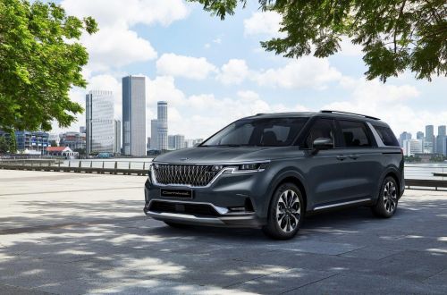  Kia Carnival  