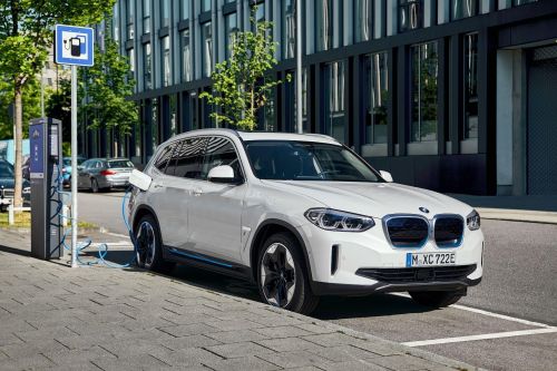 BMW    iX3    460 