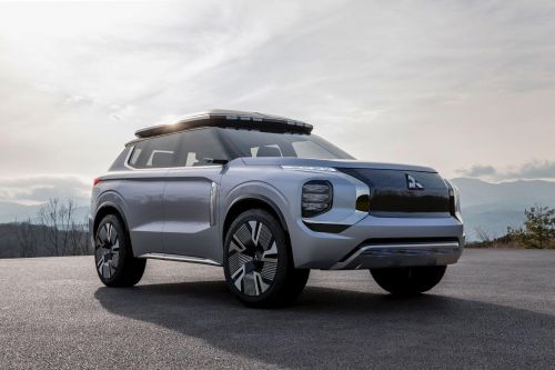  Mitsubishi Outlander    2021 