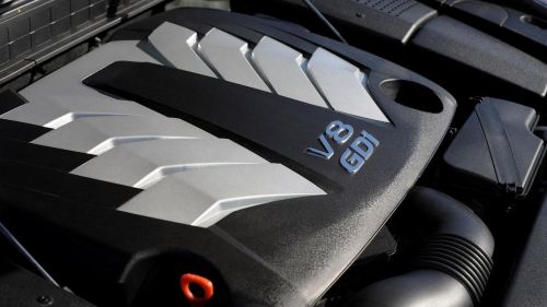 Hyundai     V8