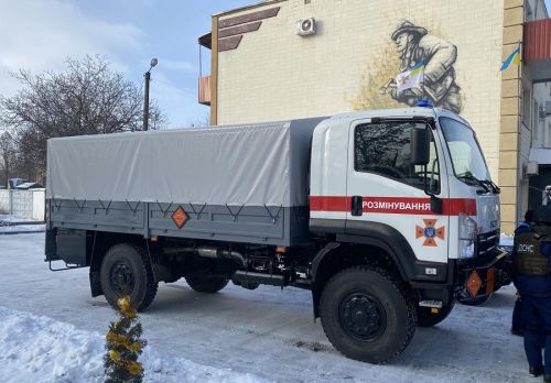 Isuzu поставила полноприводный автомобиль украинским спасателям - Isuzu