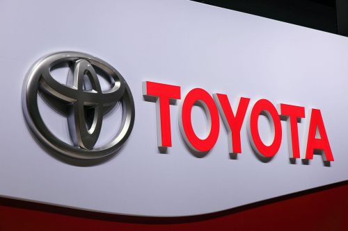 Toyota та Lexus призупиняють постачання авто в Россію  - Toyota