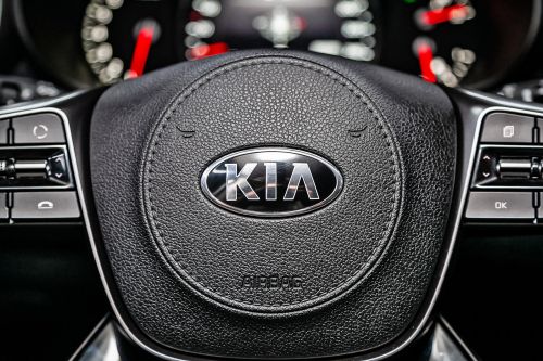 Kia отзывает почти 400 тыс. автомобилей из-за подушек безопасности - Kia
