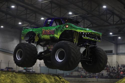      MONSTER TRUCK TOUR