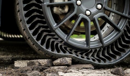 Электромобили General Motors начнут оснащать безвоздушными шинами, которые не поятся проколов - Michelin