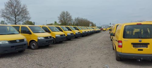 Волонтери закупають 125 бусів Volkswagen T5 для української армії