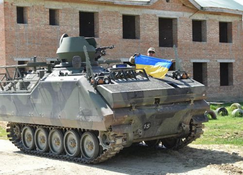 Австралія надасть Україні бронетранспортери М113