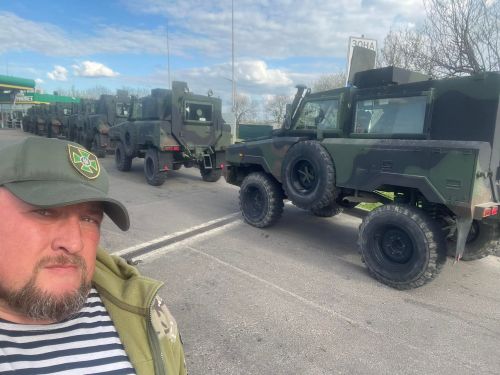 В Україну прибули бронеавтівки з Естонії
