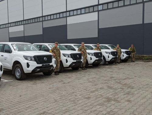     52  Nissan Navara - 