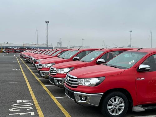 Українські волонтери викупили у Лівії 55 пікапів Toyota - Toyota