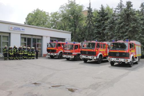 Рятівники Харьківщини отримали 4 пожежні машини на базі Mercedes-Benz