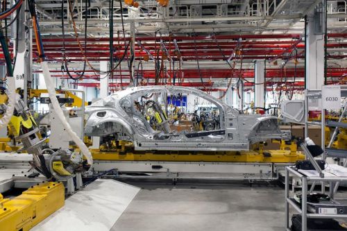 Mercedes-Benz планує продати завод у росії - Mercedes-Benz