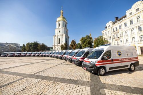 Платформа United24 закупила для України 17 швидких допомог - швидка