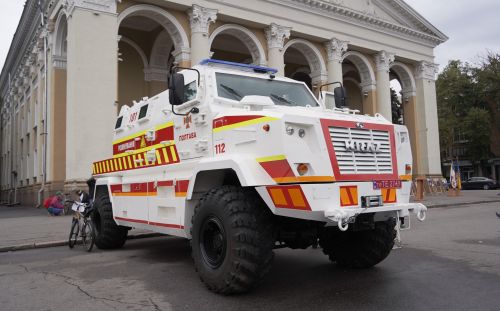Рятувальники отримали броньований КрАЗ Шрек для розмінування - КрАЗ