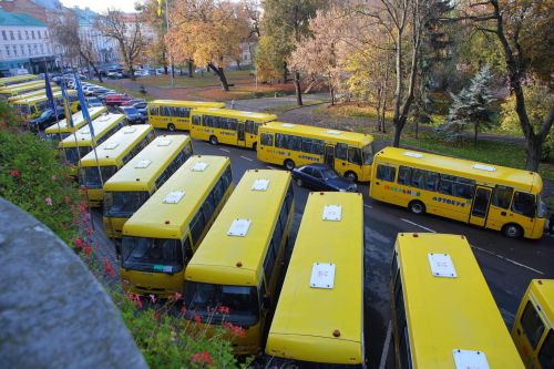 Львівщина закупила 126 шкільних автобусів у українського виробника