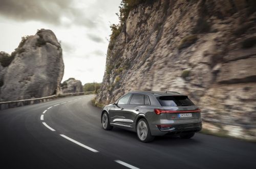 Audi e-tron  e-tron Sportback      - Audi