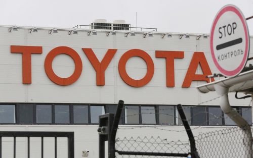 Це фінал. Toyota почала звільняти робітників на російському заводу - Toyota
