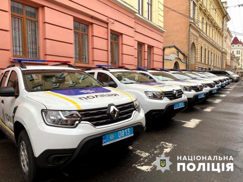 Поліція Чернівецької області отримала партію нових автомобілів
