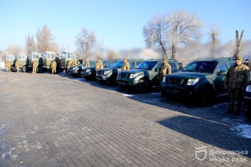 Дніпро передав в армію 16 одиниць автотехніки та законтрактував ще 80 вантажівок - Дніпро