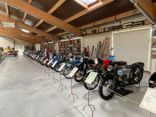 У Литві зібрали масштабну колекцію старовинних мотоциклів
