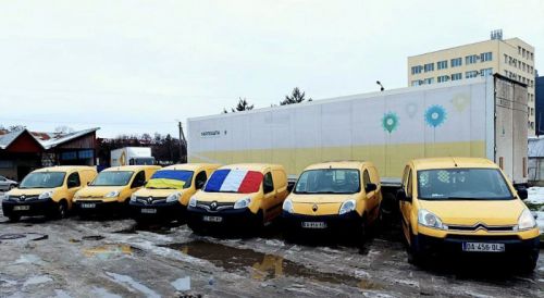 Укрпошта отримала від Франції 6 автомобілів для роботи на деокупованих територіях - Укрпошта